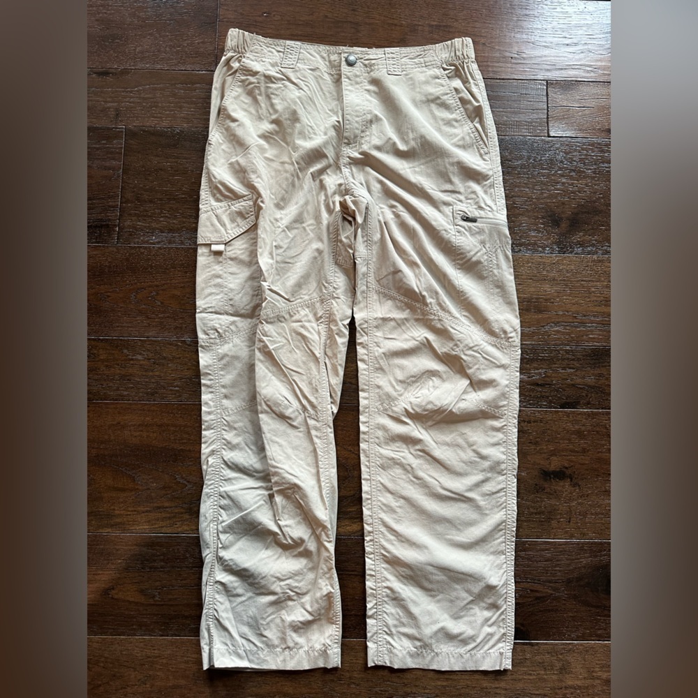 Columbia Men’s Light Weight Omni- Shade Khaki Pants- size 34x 30